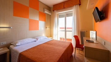 Double room with balcony and TV
