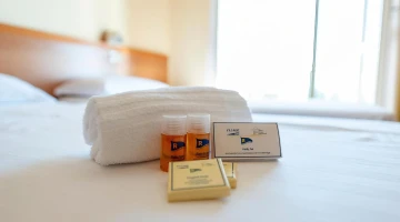 Bathroom linen and courtesy set available