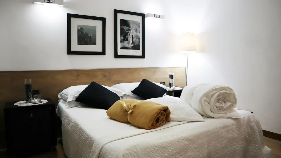Camera con letto matrimoniale