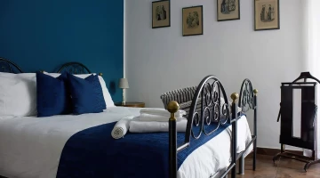 Camera con letto matrimoniale