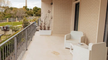 Balcon privé meublé