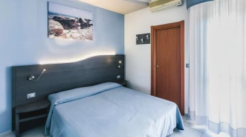 Double room with private bathroom