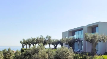 Hotel with panoramic sea views