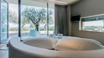 King sea view double room with private patio