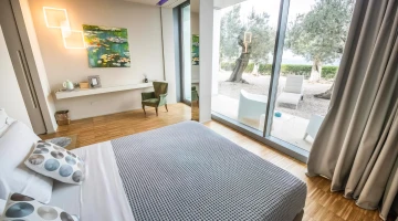 Double bedroom with private patio