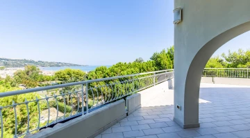 Terrasse avec vue mer