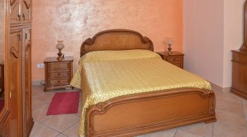 Doppelzimmer mit Kleiderschränken