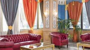 Grande et élégante salle de télévision