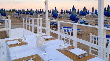 Restaurant en bord de mer