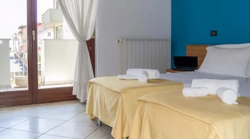 double room with single beds