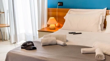 Double bedroom with balcony