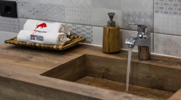 Salle de bain avec ensemble de courtoisie dans la Chambre Diamant