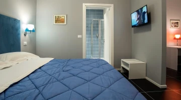 Junior Suite mit eigenem Bad und TV