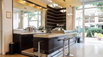 Internal bar