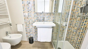 Servizi privati con box doccia