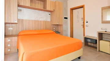 Chambre double avec coffre-fort et minibar