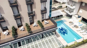 Hotel with swimming pool