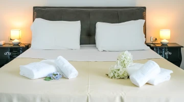 Double bedroom detail