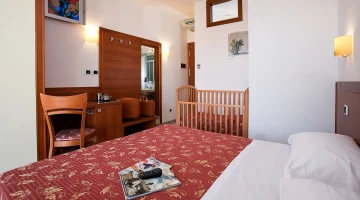Standard Doppelzimmer mit Kinderbett