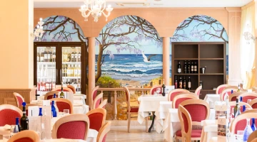 Großer und heller Restaurantraum