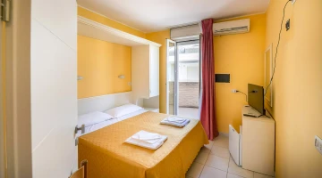 Chambre double avec TV et minibar