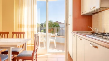 Appartement de trois pièces avec balcon privé