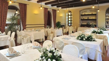 Sala ristorante allestita