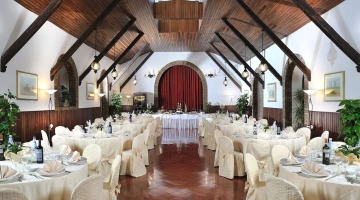 Sala ristorante allestita