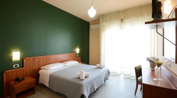Double bedroom with TV