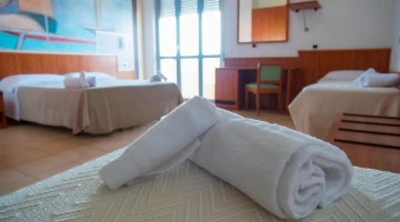 Detail of towels supplied in the quadruple room