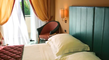 Double bedroom with balcony