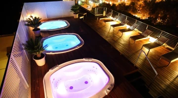 Hot tubs on the terrace
