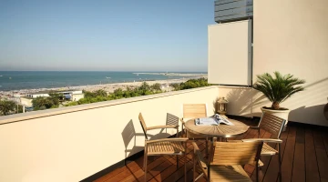 Private furnished balcony