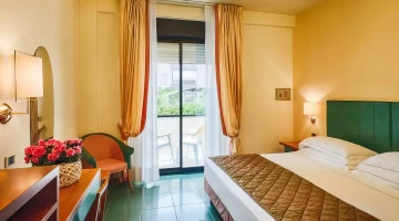 Prestige double room with furnished balcony