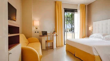 Superior double room with private balcony