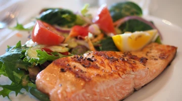 Teller mit Fleisch