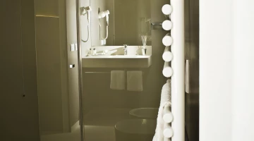Shower box detail
