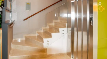 Ascenseur jusqu&#39;aux étages