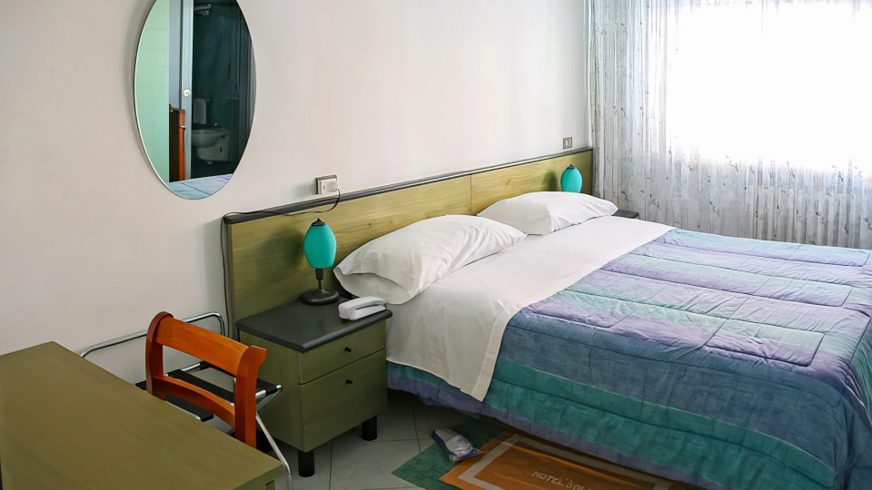 Chambre double avec bureau