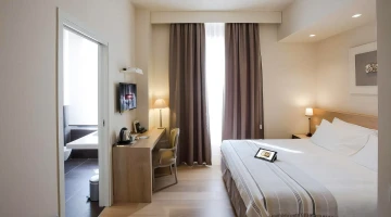 Chambre double classique avec TV et bureau