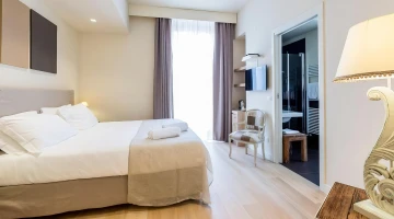 Chambre double de luxe avec télévision