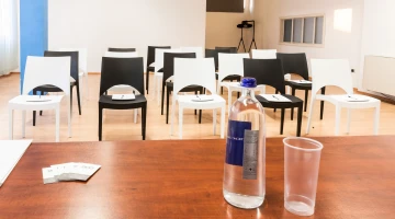 Équipement dans la salle de réunion