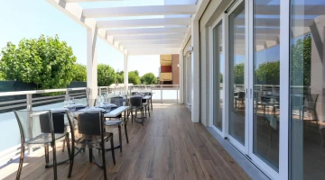 Furnished shared terrace