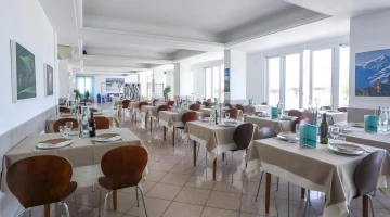 Restaurant hall