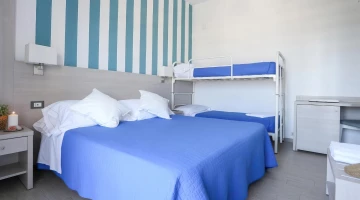 Quadruple room with bunk beds