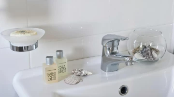 Courtesy set in the bathroom