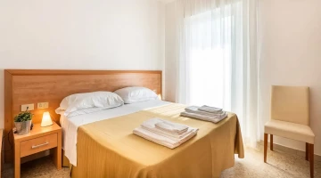 Doppelzimmer mit eigenem Balkon