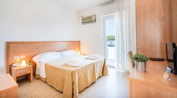 Doppelzimmer mit eigenem Balkon