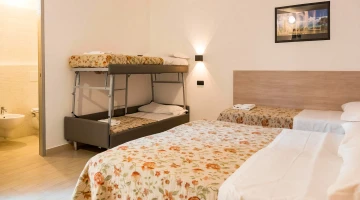 Quadruple room with bunk beds
