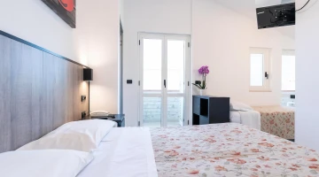 Quadruple room with balcony